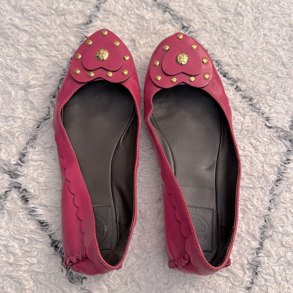 Tory Burch heart flats - fuchsia / pink - size 8